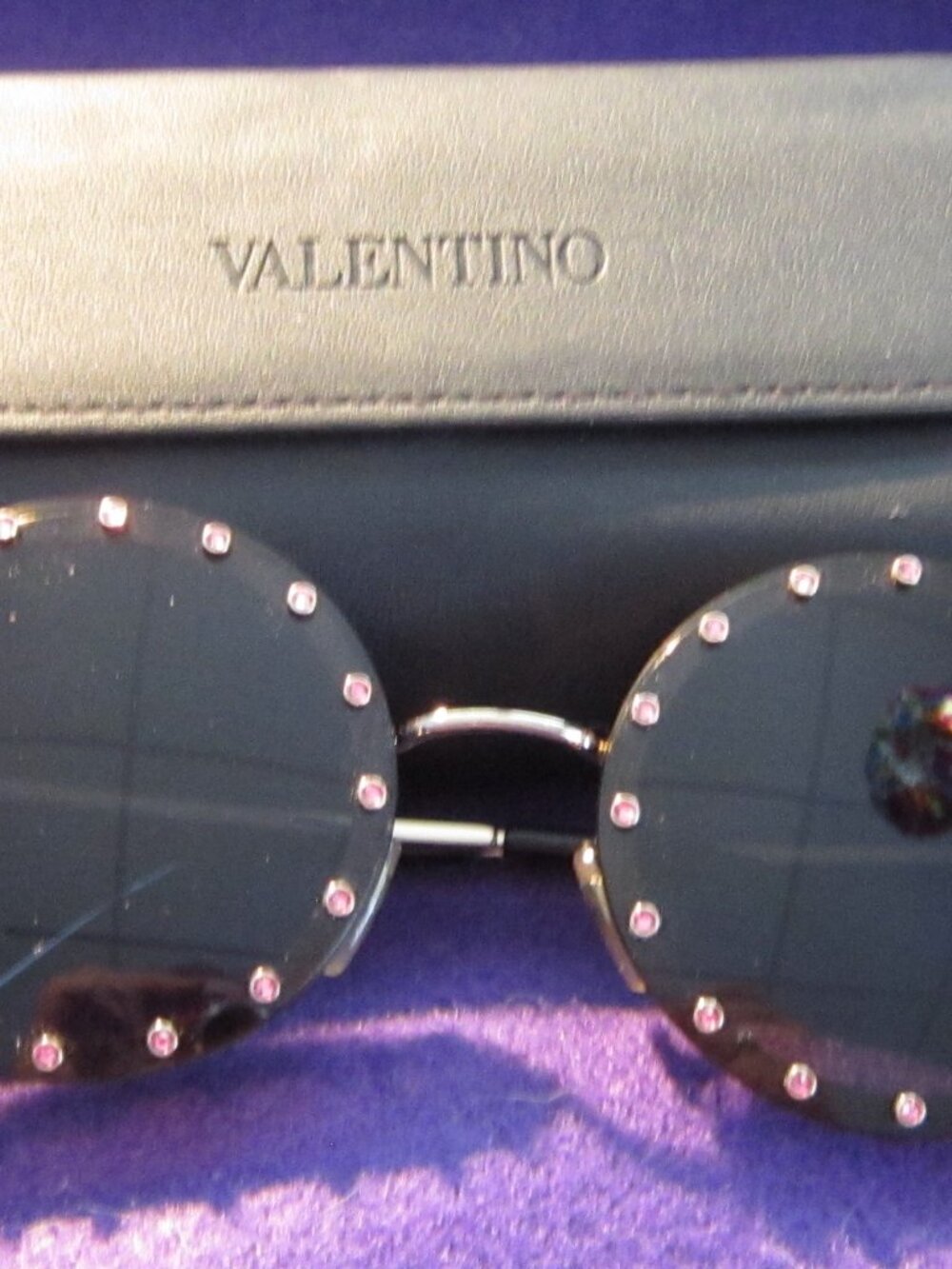 Valentino Black / Gold Tone VA2010-B Round Sunglasses w/Case Made in Italy